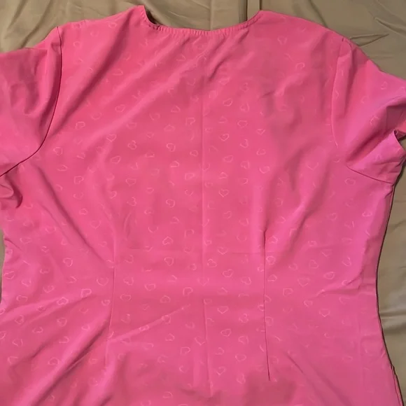 Pink Heart Pattern Scrub Top - Picture 4 of 5